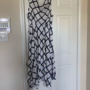 Dress, black and white. We all need this color in our wardrobe!